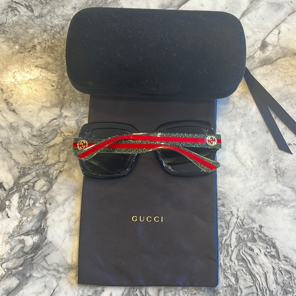 Gucci sunglasses with box and dust bag - Picture 1 of 8